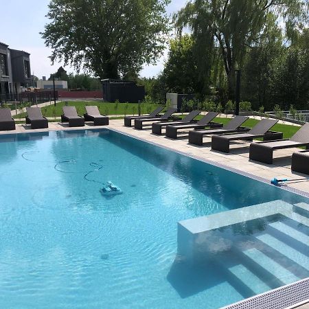 25H Spa-Residenz Best Sleep Privat Garden & Pools 네우시에들암시 외부 사진