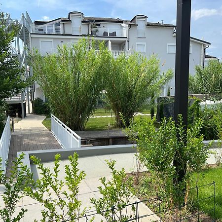 25H Spa-Residenz Best Sleep Privat Garden & Pools 네우시에들암시 외부 사진