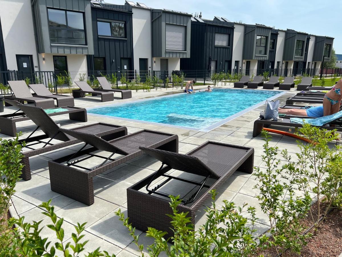 25H Spa-Residenz Best Sleep Privat Garden & Pools 네우시에들암시 외부 사진