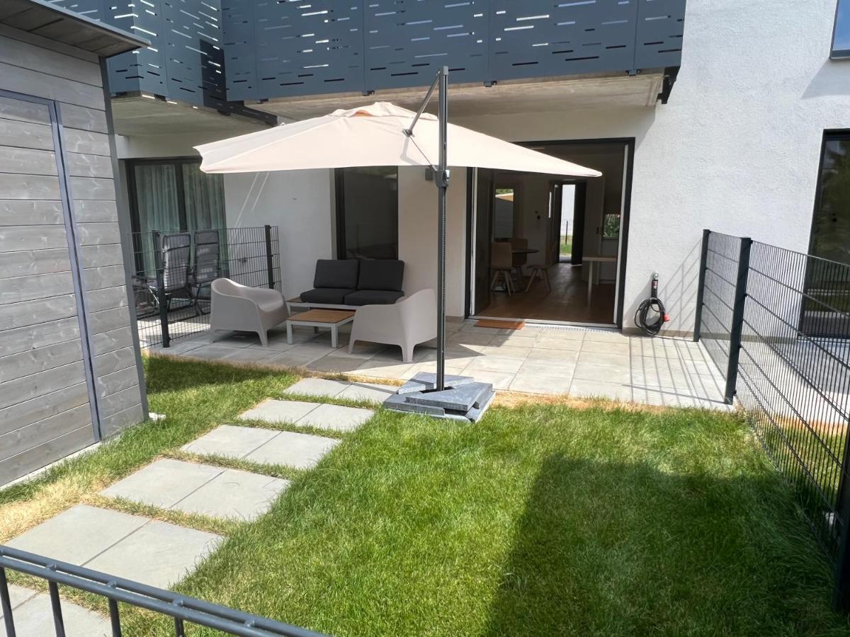 25H Spa-Residenz Best Sleep Privat Garden & Pools 네우시에들암시 외부 사진