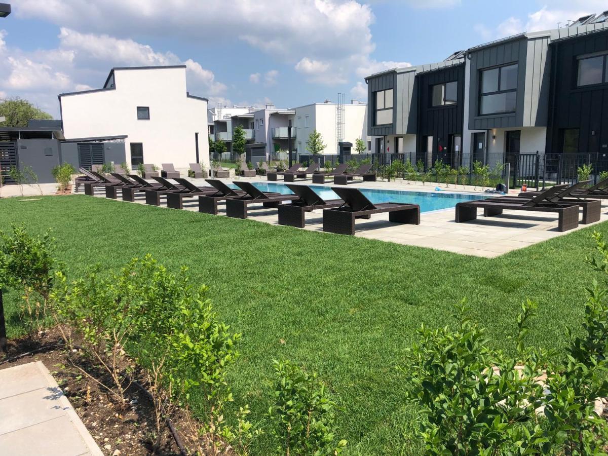 25H Spa-Residenz Best Sleep Privat Garden & Pools 네우시에들암시 외부 사진