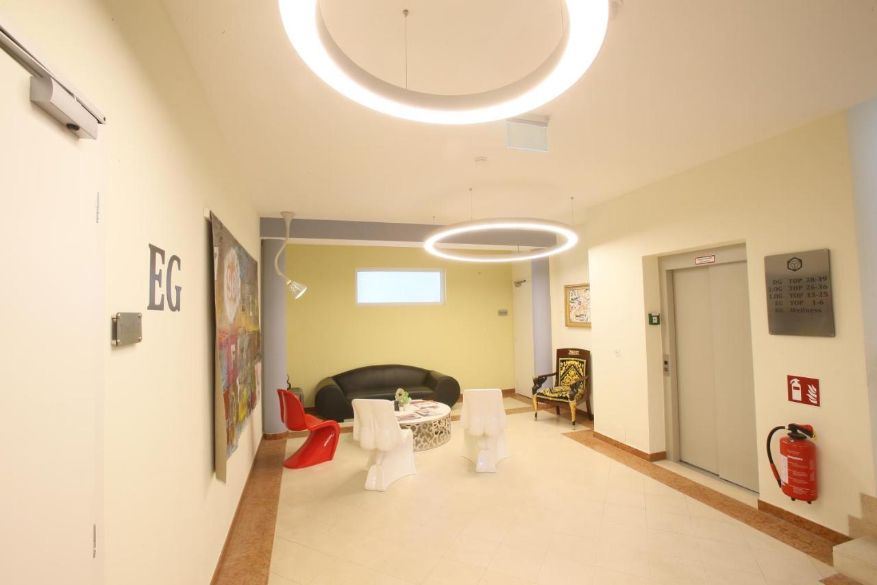 25H Spa-Residenz Best Sleep Privat Garden & Pools 네우시에들암시 외부 사진
