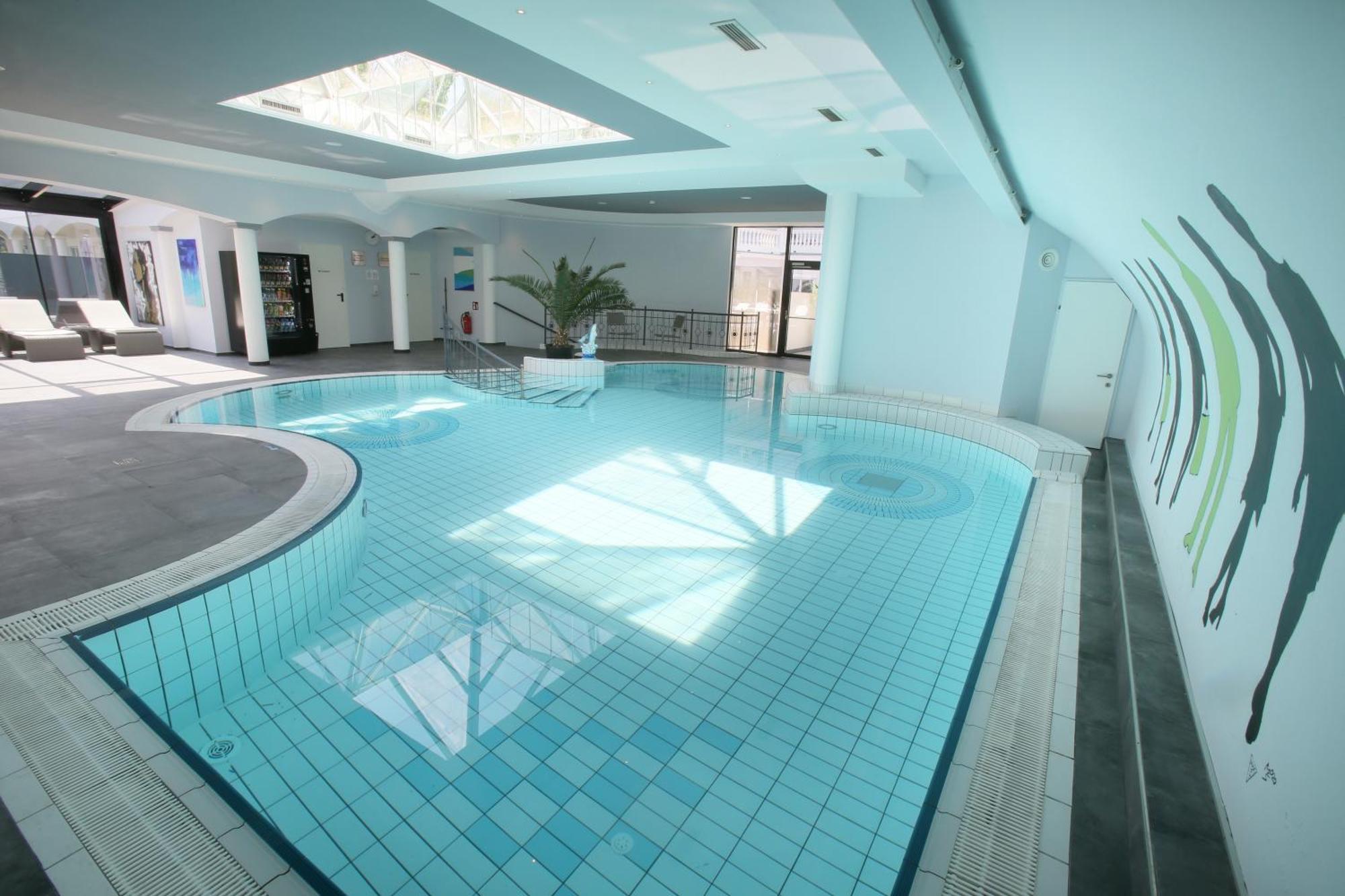 25H Spa-Residenz Best Sleep Privat Garden & Pools 네우시에들암시 외부 사진
