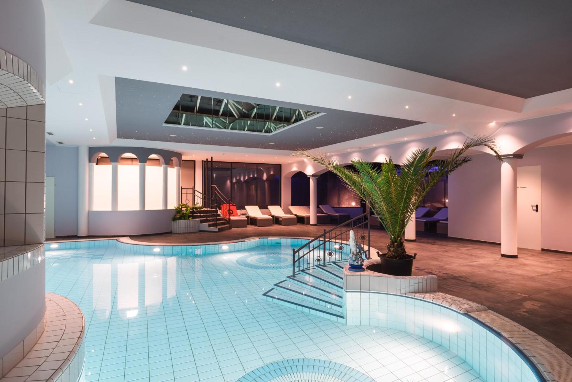 25H Spa-Residenz Best Sleep Privat Garden & Pools 네우시에들암시 외부 사진