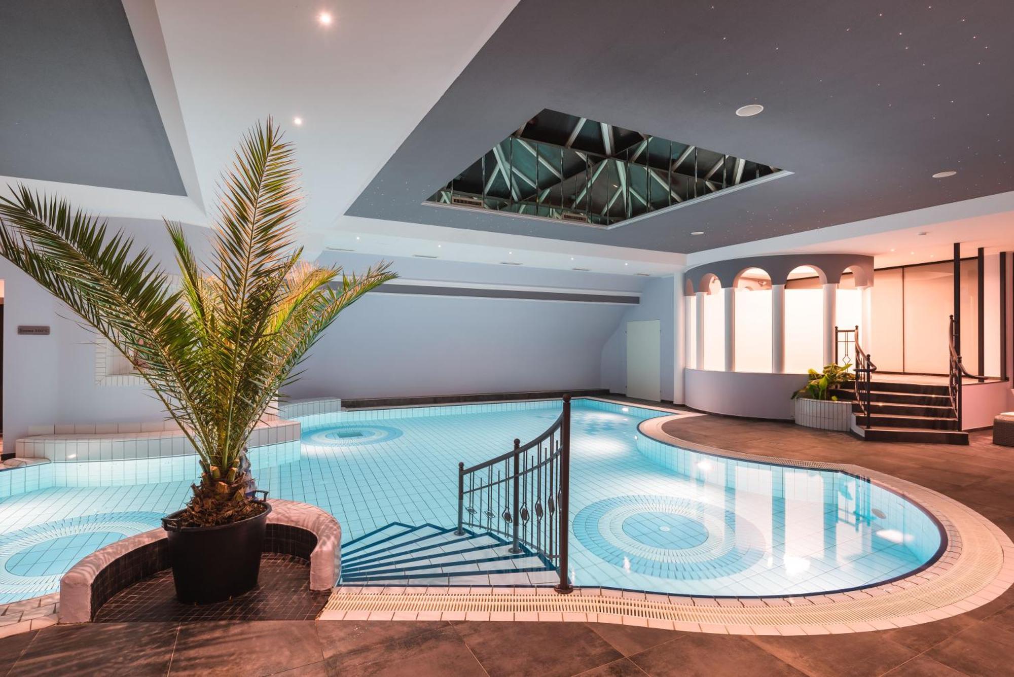 25H Spa-Residenz Best Sleep Privat Garden & Pools 네우시에들암시 외부 사진